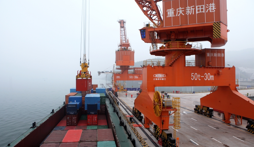 2020年12月3日，，，万州新田港一期作业区正式开港运营